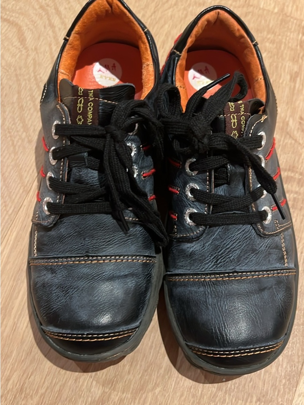 Women’s Black Casual Lace-Up Shoes with Red Accent - TMEye